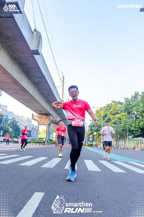 Race photo from Smartfren Run 2025 