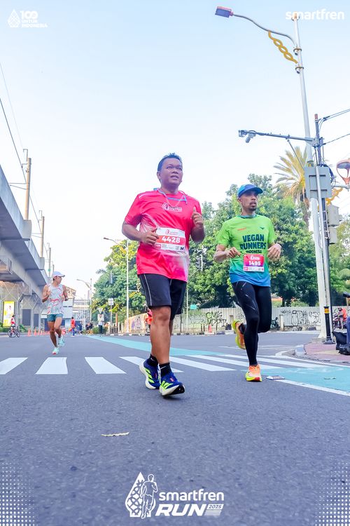 Race photo from Smartfren Run 2025 