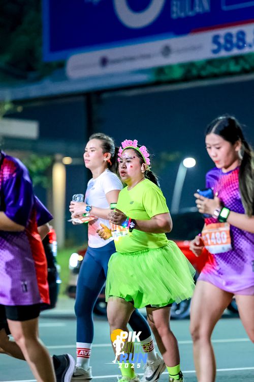 Race photo from PIK NITE RUN 2025