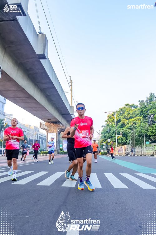 Race photo from Smartfren Run 2025 