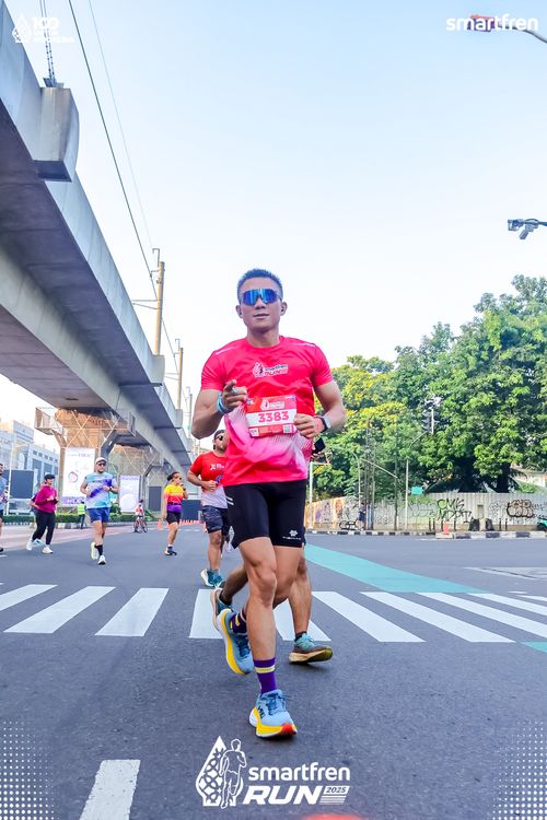 Race photo from Smartfren Run 2025 