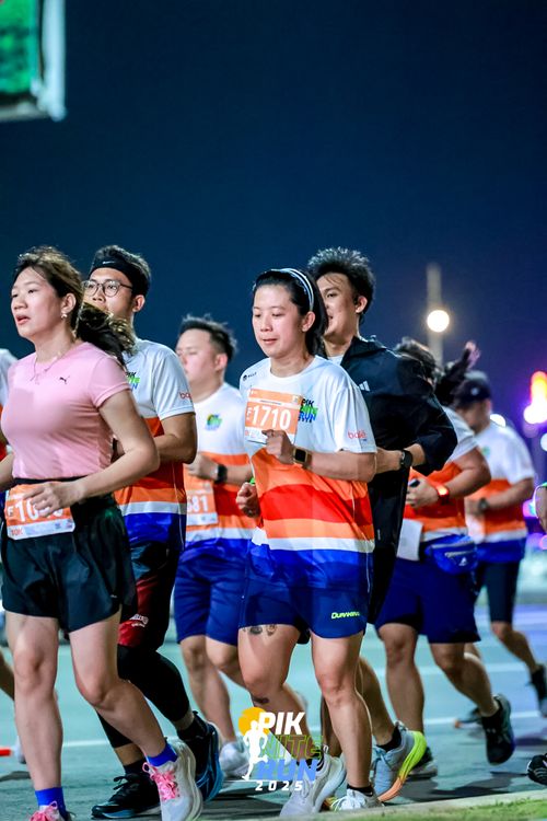 Race photo from PIK NITE RUN 2025