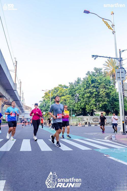 Race photo from Smartfren Run 2025 