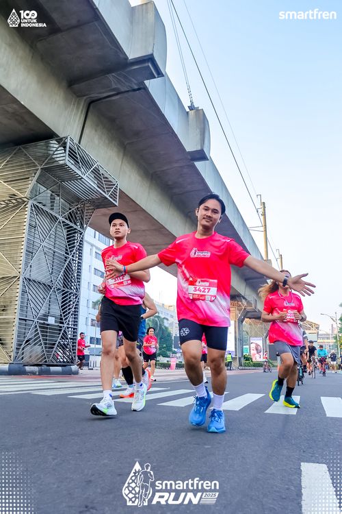 Race photo from Smartfren Run 2025 