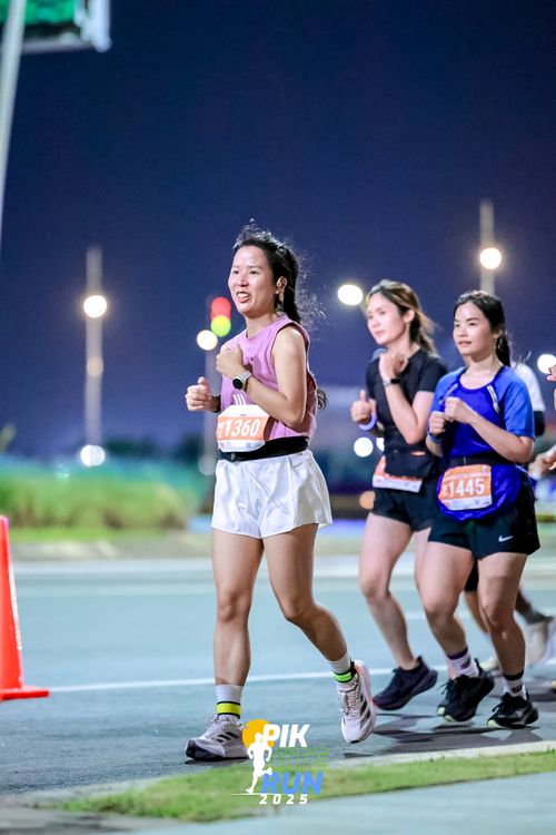 Race photo from PIK NITE RUN 2025