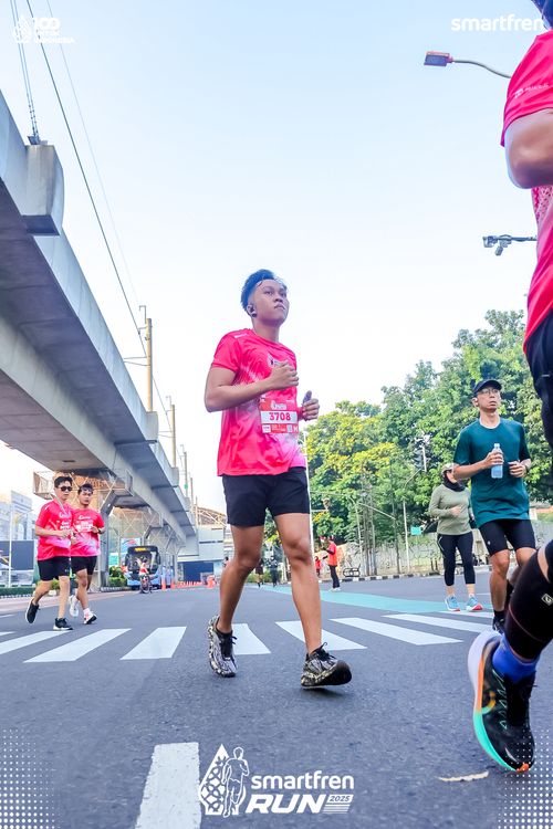 Race photo from Smartfren Run 2025 