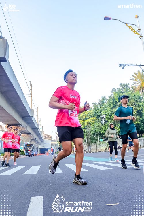 Race photo from Smartfren Run 2025 