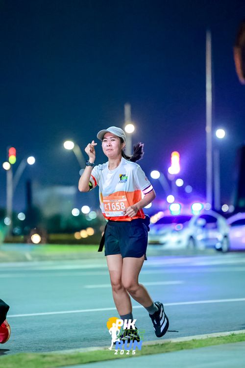 Race photo from PIK NITE RUN 2025