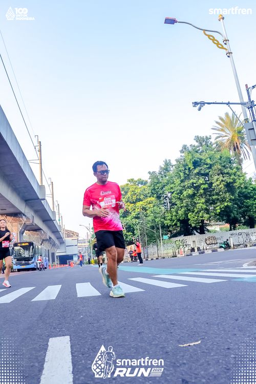 Race photo from Smartfren Run 2025 