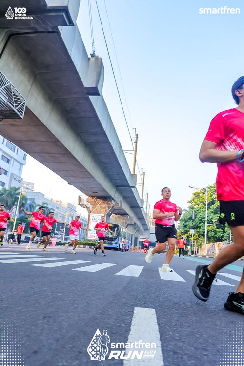 Race photo from Smartfren Run 2025 