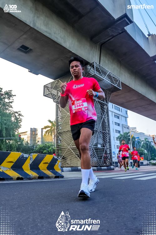 Race photo from Smartfren Run 2025 