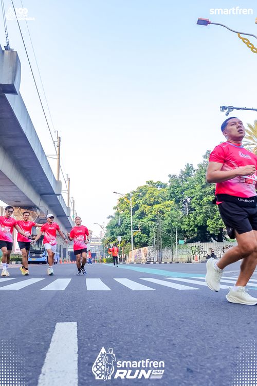 Race photo from Smartfren Run 2025 