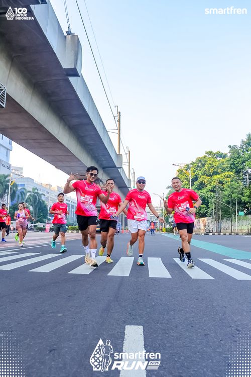 Race photo from Smartfren Run 2025 