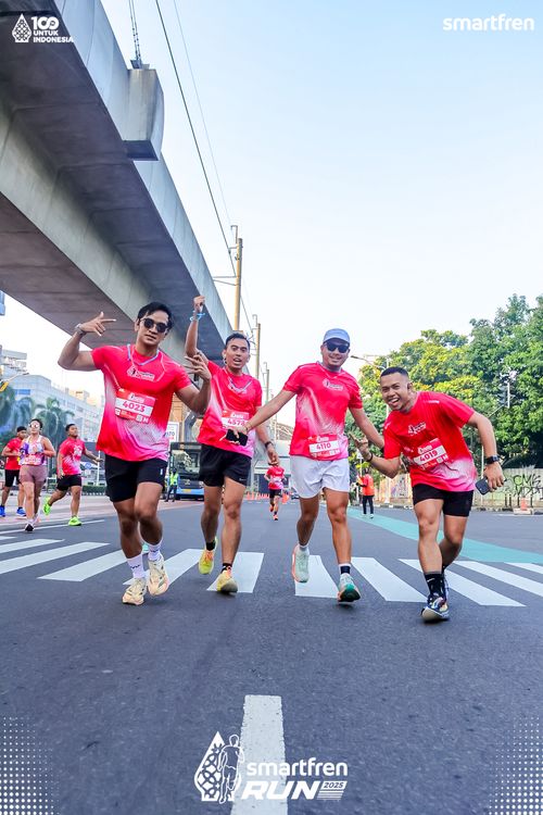 Race photo from Smartfren Run 2025 
