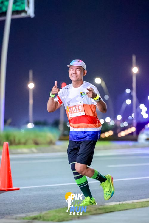 Race photo from PIK NITE RUN 2025