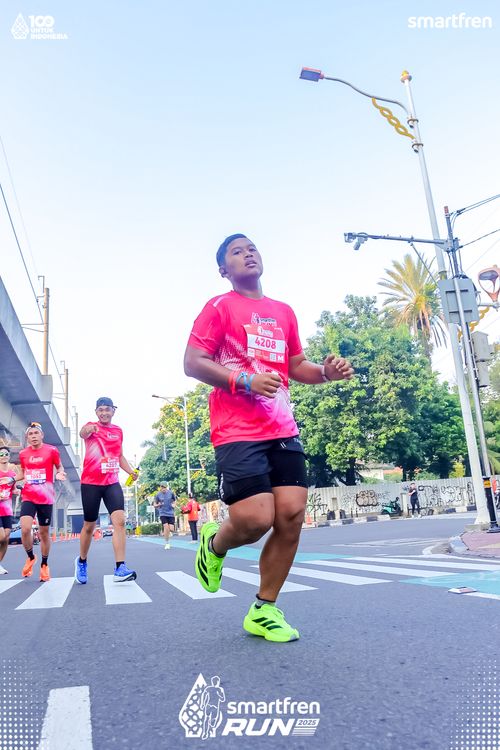 Race photo from Smartfren Run 2025 