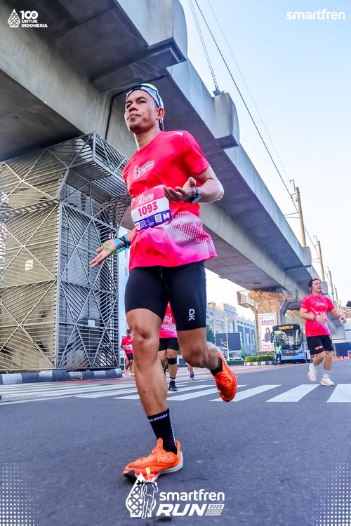Race photo from Smartfren Run 2025 