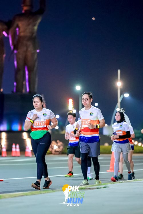 Race photo from PIK NITE RUN 2025