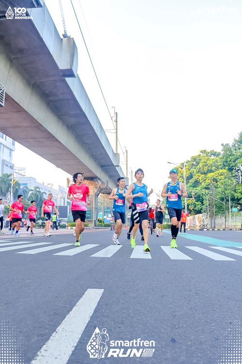 Race photo from Smartfren Run 2025 