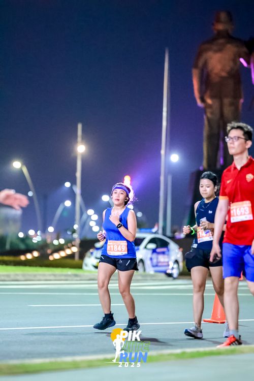 Race photo from PIK NITE RUN 2025