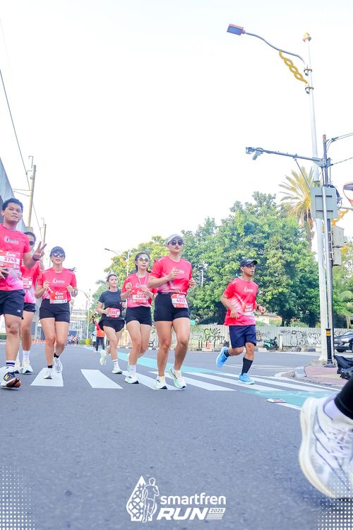 Race photo from Smartfren Run 2025 