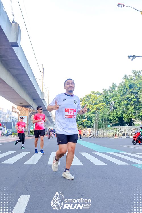 Race photo from Smartfren Run 2025 