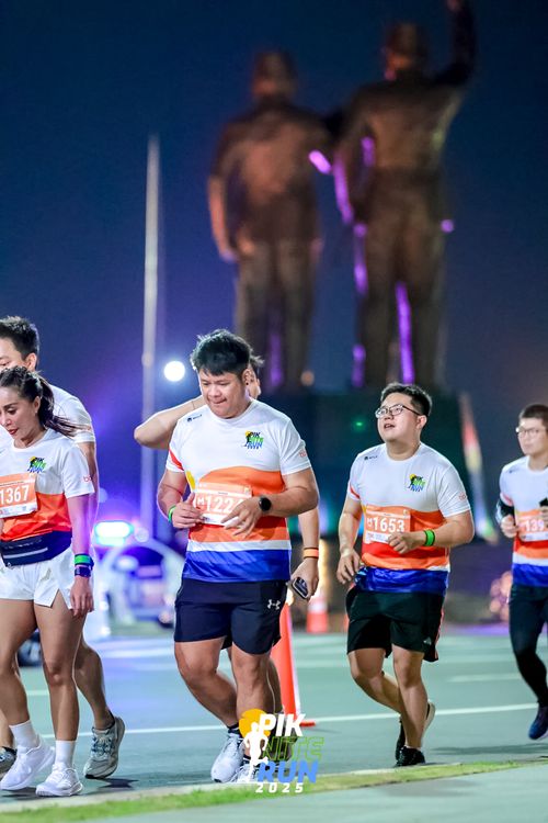 Race photo from PIK NITE RUN 2025