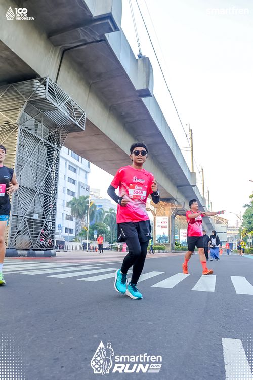 Race photo from Smartfren Run 2025 