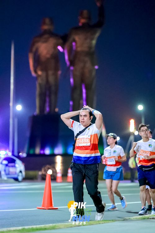 Race photo from PIK NITE RUN 2025