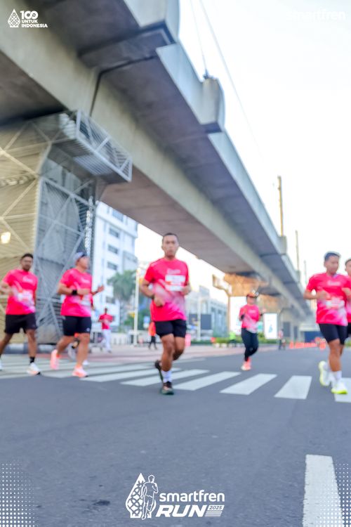 Race photo from Smartfren Run 2025 