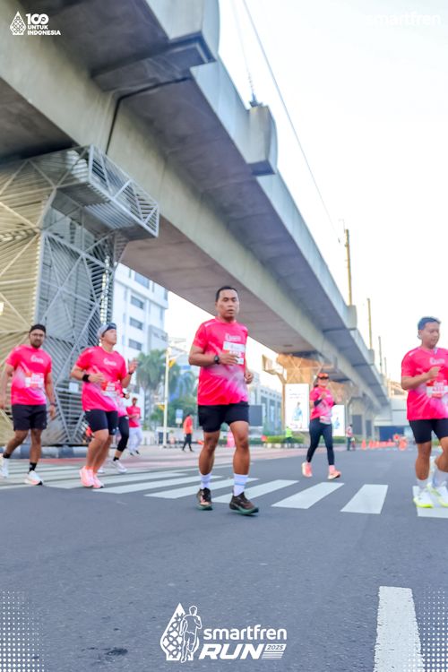 Race photo from Smartfren Run 2025 