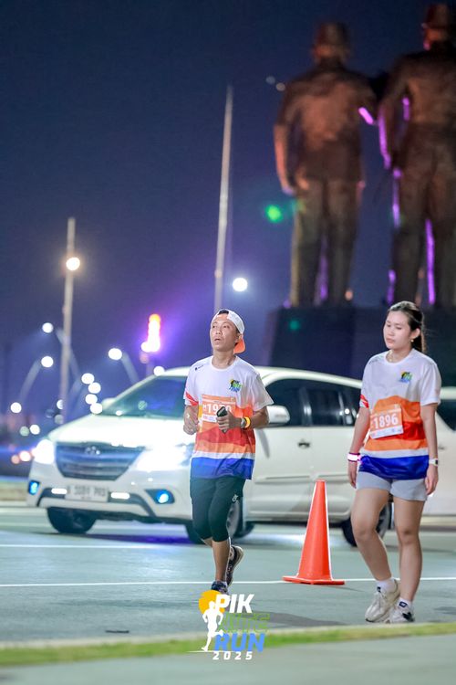 Race photo from PIK NITE RUN 2025