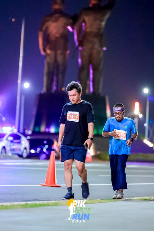 Race photo from PIK NITE RUN 2025