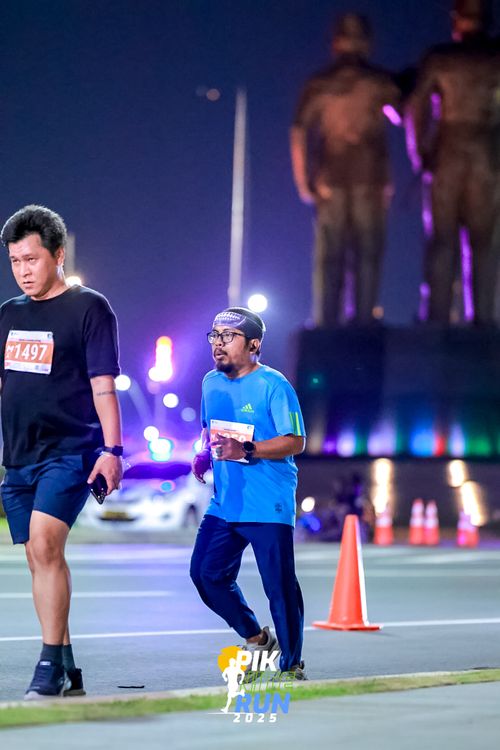 Race photo from PIK NITE RUN 2025