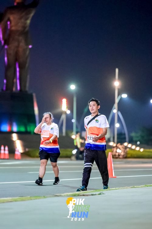 Race photo from PIK NITE RUN 2025