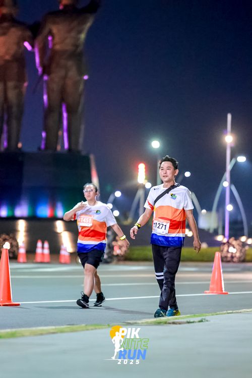 Race photo from PIK NITE RUN 2025