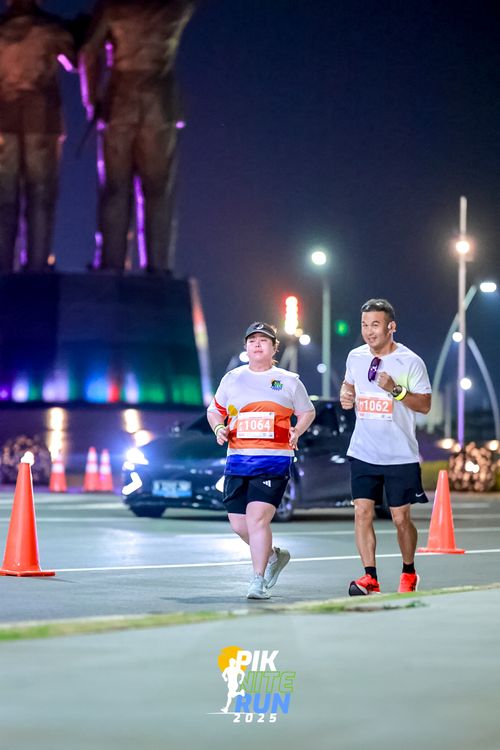 Race photo from PIK NITE RUN 2025