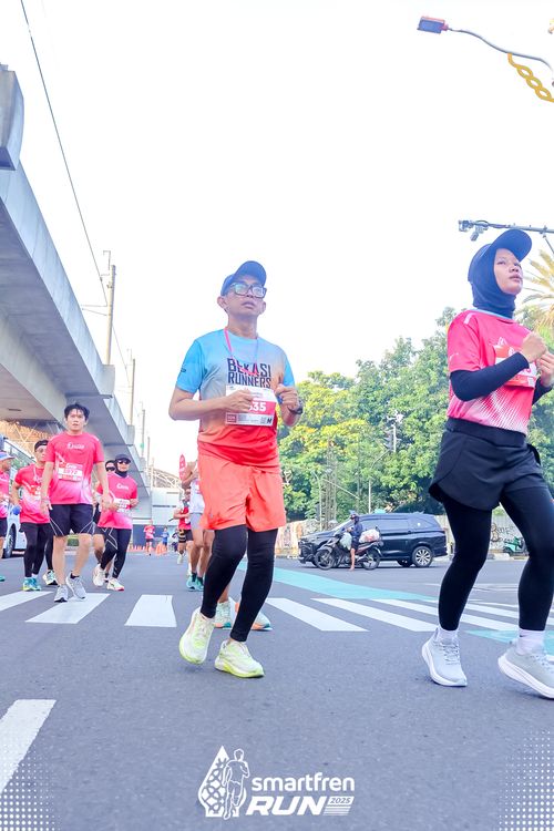 Race photo from Smartfren Run 2025 