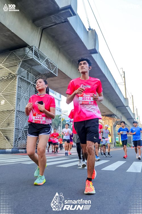 Race photo from Smartfren Run 2025 