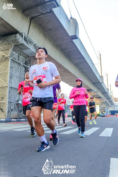 Race photo from Smartfren Run 2025 