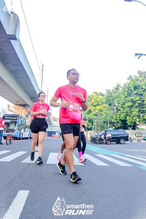 Race photo from Smartfren Run 2025 
