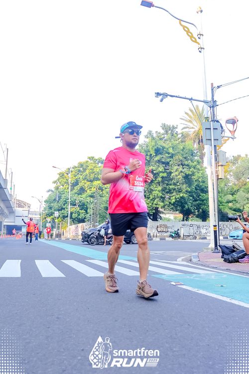 Race photo from Smartfren Run 2025 