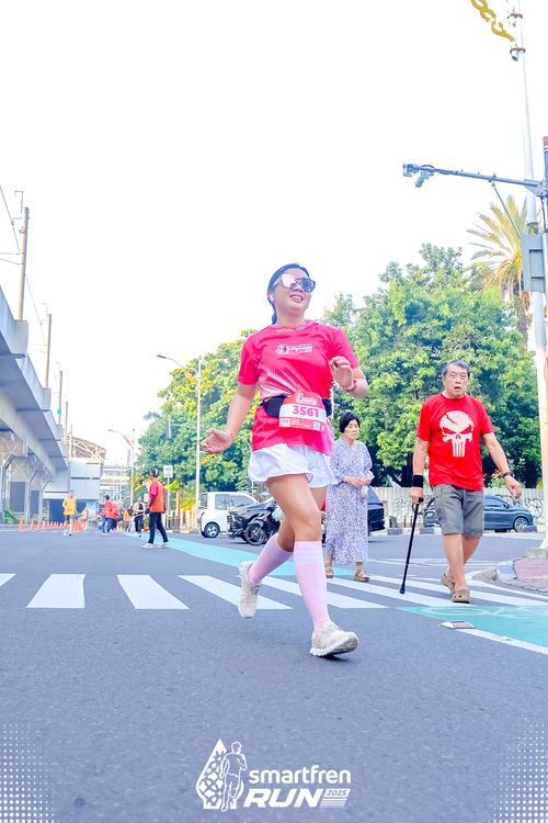 Race photo from Smartfren Run 2025 