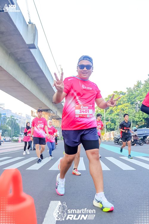 Race photo from Smartfren Run 2025 