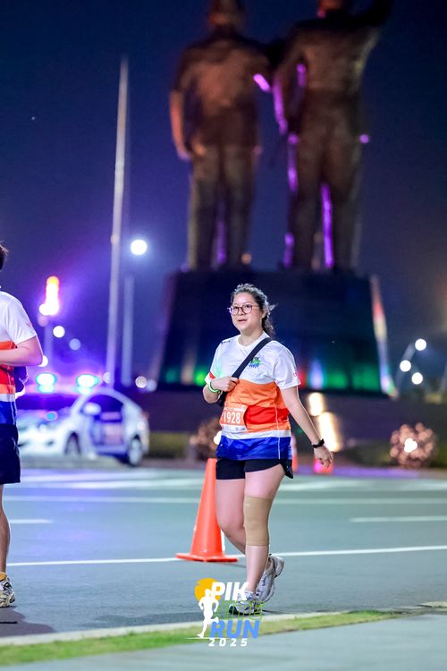 Race photo from PIK NITE RUN 2025