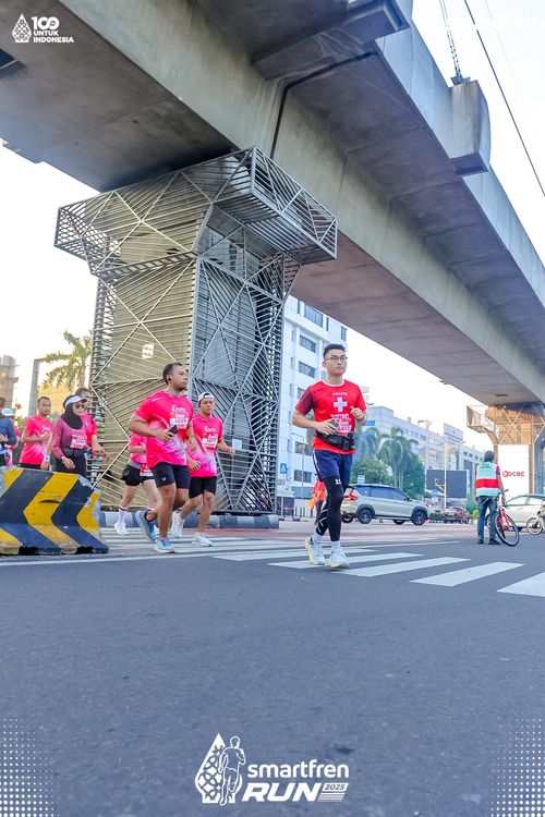 Race photo from Smartfren Run 2025 