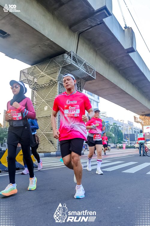 Race photo from Smartfren Run 2025 
