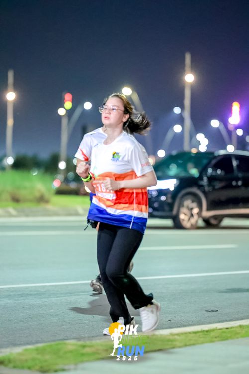 Race photo from PIK NITE RUN 2025