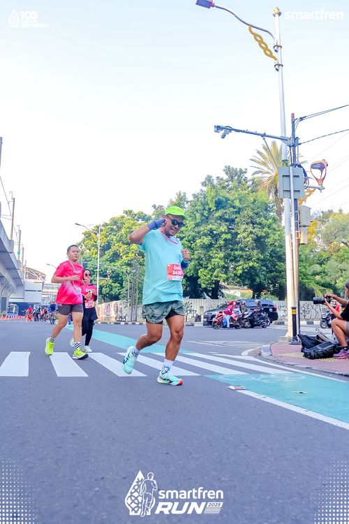 Race photo from Smartfren Run 2025 