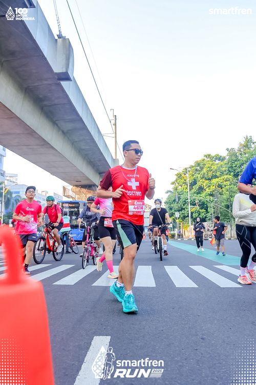 Race photo from Smartfren Run 2025 